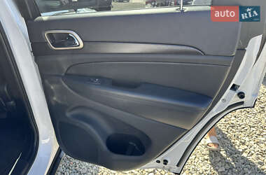 Внедорожник / Кроссовер Jeep Grand Cherokee 2015 в 