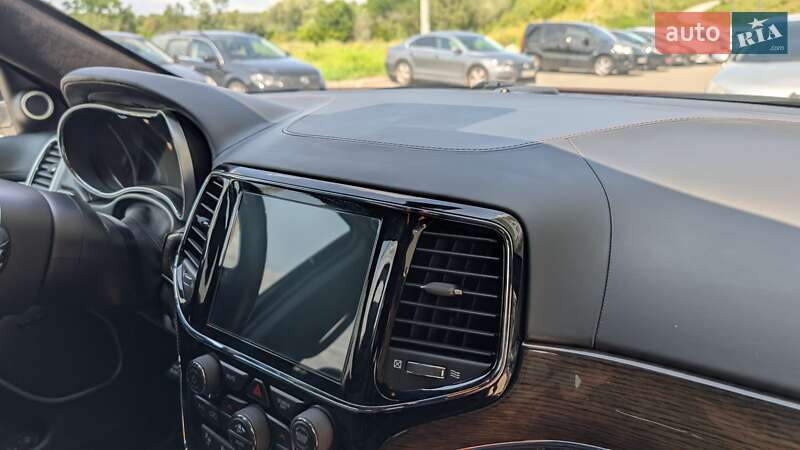 Внедорожник / Кроссовер Jeep Grand Cherokee 2019 в Львове фото 32 Внедорожник / Кроссовер Jeep Grand Cherokee 2019 в Львове
