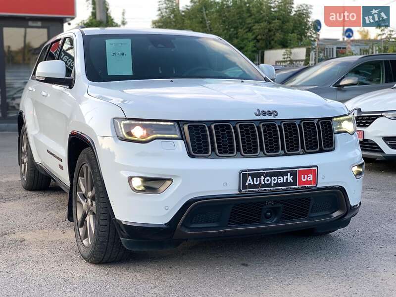 Внедорожник / Кроссовер Jeep Grand Cherokee 2016 в Виннице