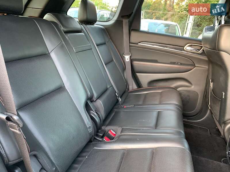 Внедорожник / Кроссовер Jeep Grand Cherokee 2016 в Виннице