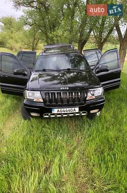 Внедорожник / Кроссовер Jeep Grand Cherokee 2004 в 