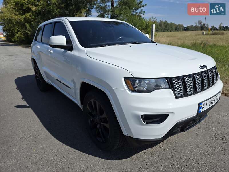 Внедорожник / Кроссовер Jeep Grand Cherokee 2018 в Киеве