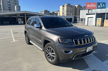 Внедорожник / Кроссовер Jeep Grand Cherokee 2017 в 
