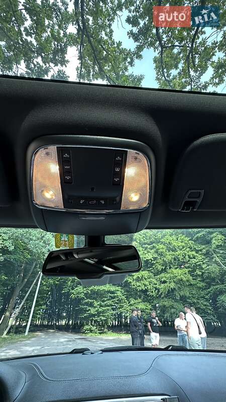 Внедорожник / Кроссовер Jeep Grand Cherokee 2015 в Львове