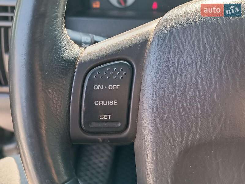 Внедорожник / Кроссовер Jeep Grand Cherokee 2001 в Харькове