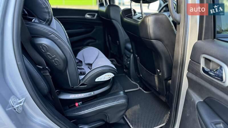 Позашляховик / Кросовер Jeep Grand Cherokee 2017 в Києві