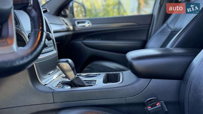 Позашляховик / Кросовер Jeep Grand Cherokee 2017 в Києві