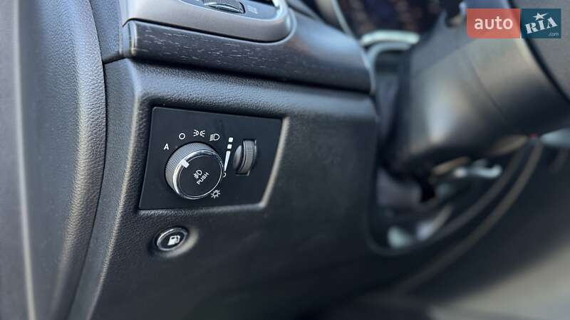 Позашляховик / Кросовер Jeep Grand Cherokee 2017 в Києві