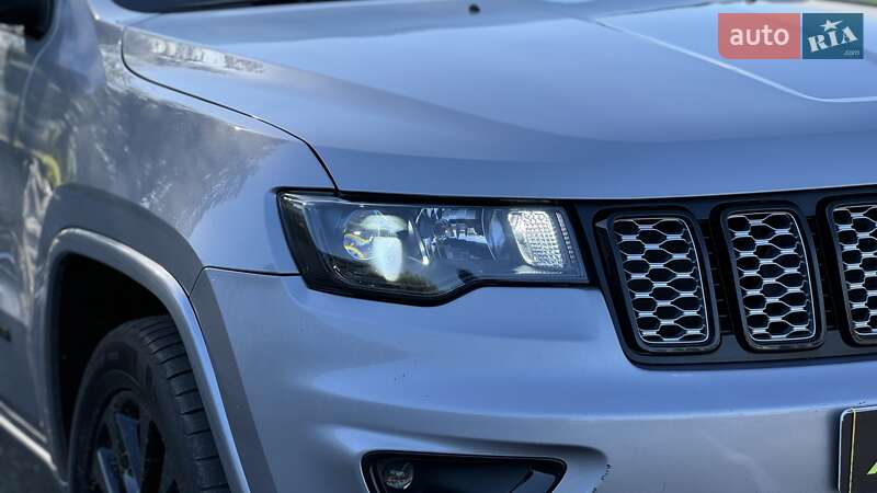 Позашляховик / Кросовер Jeep Grand Cherokee 2017 в Києві
