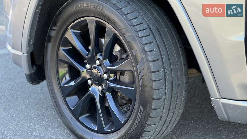 Позашляховик / Кросовер Jeep Grand Cherokee 2017 в Києві
