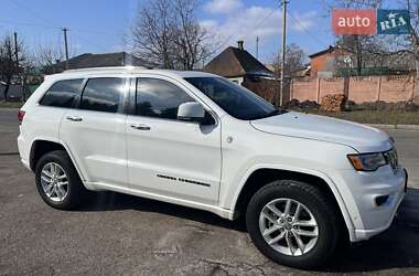 Внедорожник / Кроссовер Jeep Grand Cherokee 2017 в 