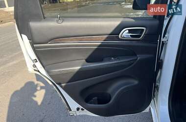 Внедорожник / Кроссовер Jeep Grand Cherokee 2017 в 