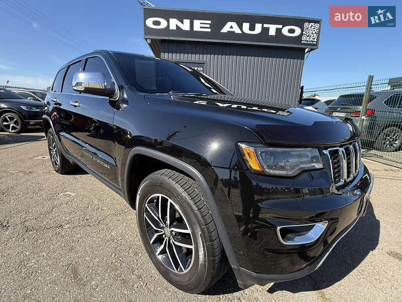 Внедорожник / Кроссовер Jeep Grand Cherokee 2017 в Киеве