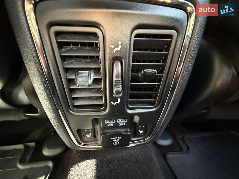 Внедорожник / Кроссовер Jeep Grand Cherokee 2017 в Киеве