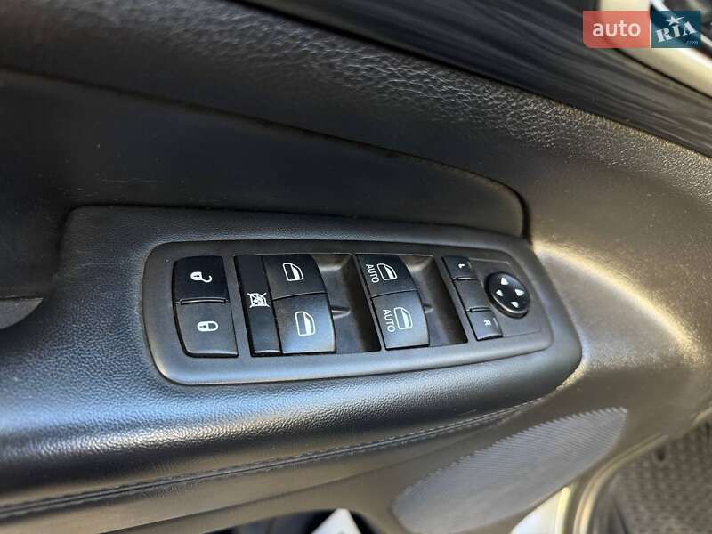 Внедорожник / Кроссовер Jeep Grand Cherokee 2021 в Киеве