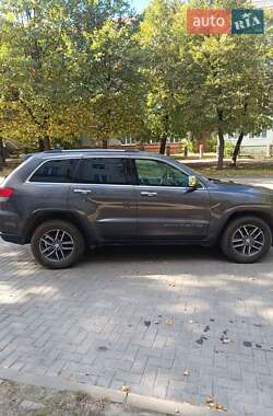 Позашляховик / Кросовер Jeep Grand Cherokee 2018 в 