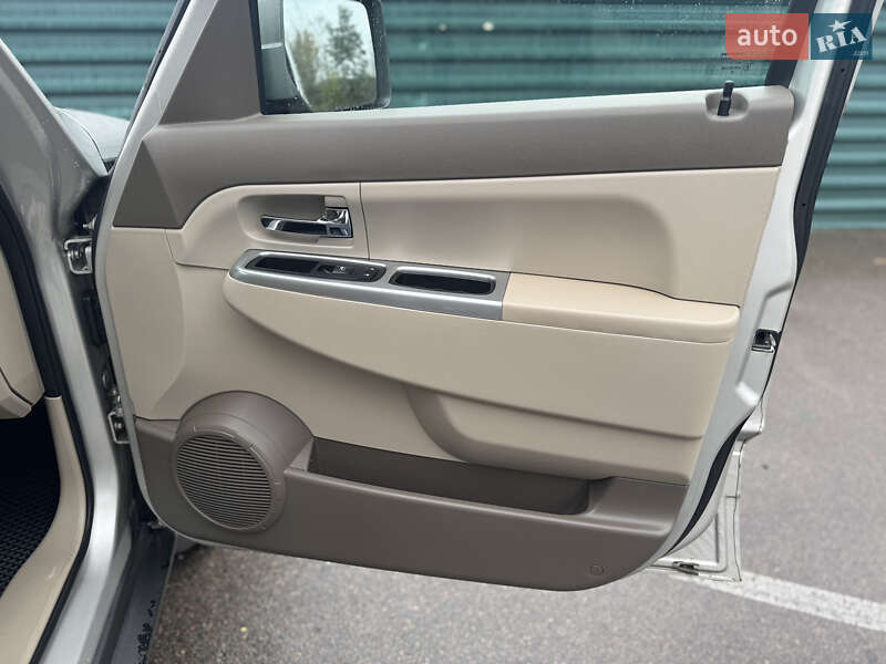 Внедорожник / Кроссовер Jeep Grand Cherokee 2008 в Киеве