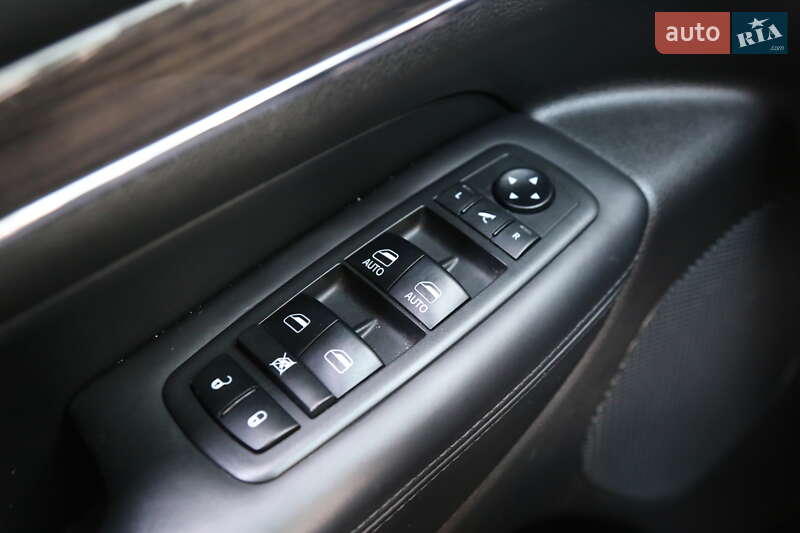 Позашляховик / Кросовер Jeep Grand Cherokee 2018 в Києві фото 24 Позашляховик / Кросовер Jeep Grand Cherokee 2018 в Києві