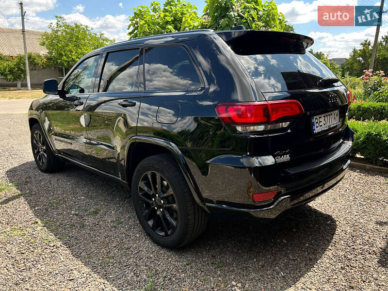 Внедорожник / Кроссовер Jeep Grand Cherokee 2017 в Вознесенске