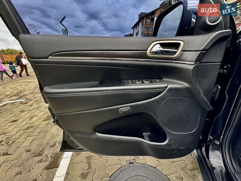Внедорожник / Кроссовер Jeep Grand Cherokee 2014 в Киеве