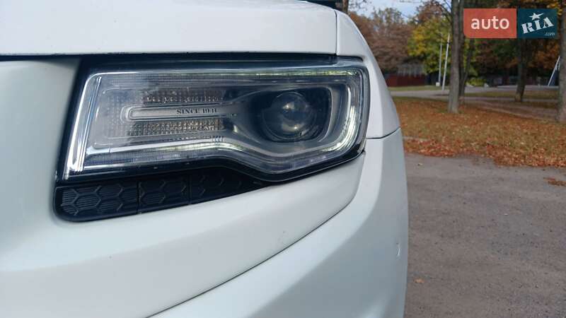 Внедорожник / Кроссовер Jeep Grand Cherokee 2015 в Полтаве