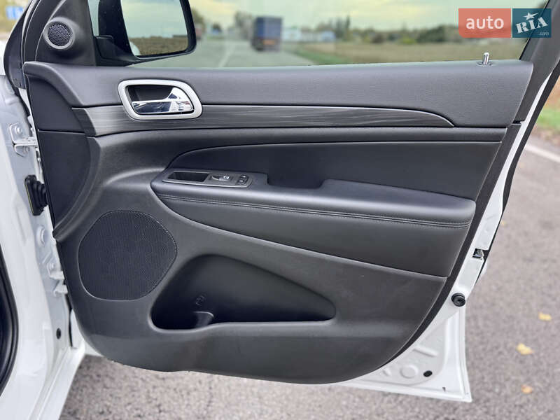 Внедорожник / Кроссовер Jeep Grand Cherokee 2021 в Ромнах