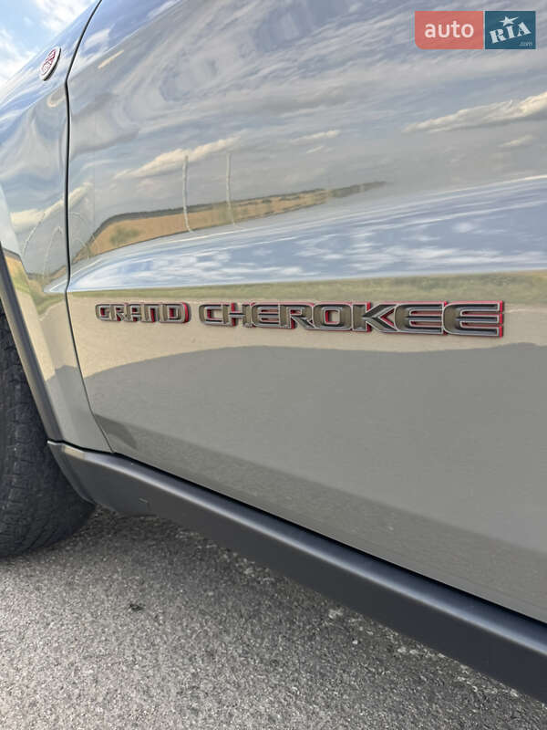 Внедорожник / Кроссовер Jeep Grand Cherokee 2020 в Киеве