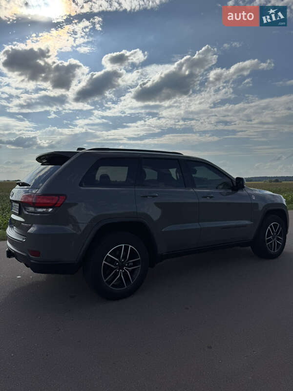 Внедорожник / Кроссовер Jeep Grand Cherokee 2020 в Киеве