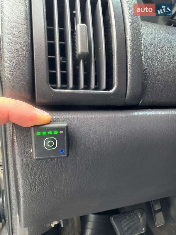 Внедорожник / Кроссовер Jeep Grand Cherokee 2000 в Косове