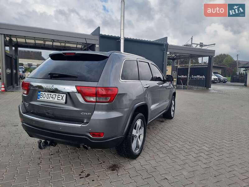 Внедорожник / Кроссовер Jeep Grand Cherokee 2011 в Шумске