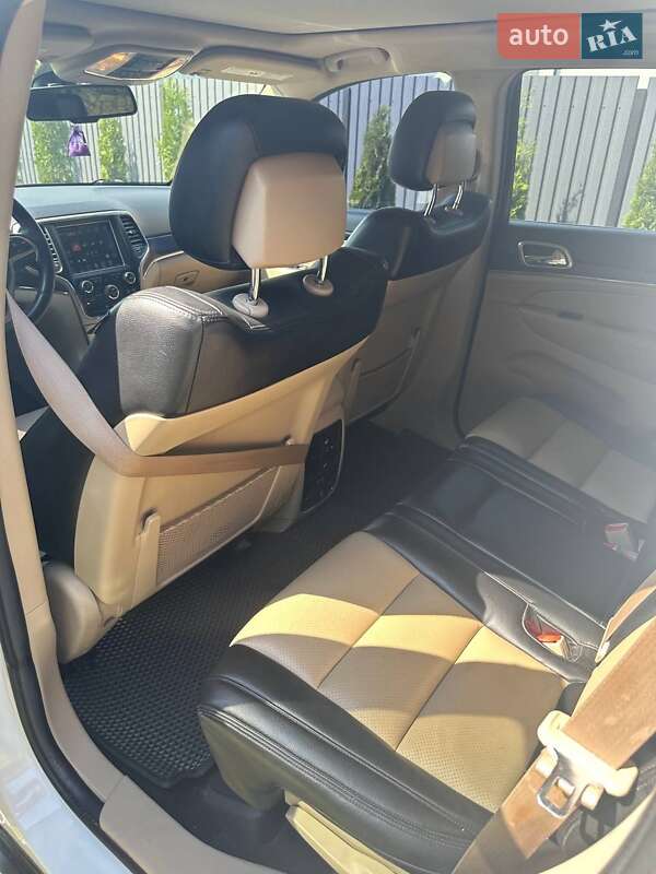 Внедорожник / Кроссовер Jeep Grand Cherokee 2013 в Звягеле фото 16 Внедорожник / Кроссовер Jeep Grand Cherokee 2013 в Звягеле