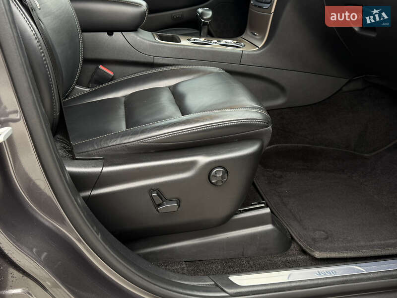 Позашляховик / Кросовер Jeep Grand Cherokee 2015 в Києві фото 9 Позашляховик / Кросовер Jeep Grand Cherokee 2015 в Києві