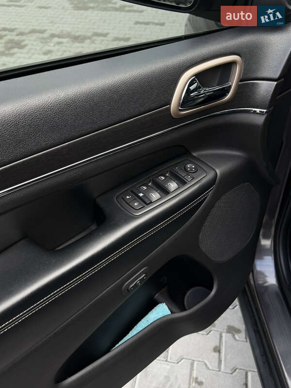 Позашляховик / Кросовер Jeep Grand Cherokee 2015 в Києві фото 18 Позашляховик / Кросовер Jeep Grand Cherokee 2015 в Києві
