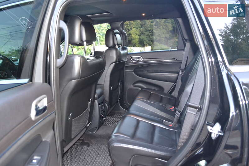 Внедорожник / Кроссовер Jeep Grand Cherokee 2017 в Киеве