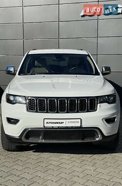 Внедорожник / Кроссовер Jeep Grand Cherokee 2015 в 