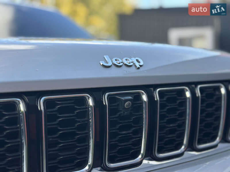Внедорожник / Кроссовер Jeep Grand Cherokee 2023 в Львове