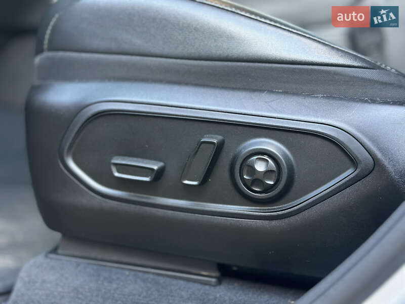 Внедорожник / Кроссовер Jeep Grand Cherokee 2023 в Львове