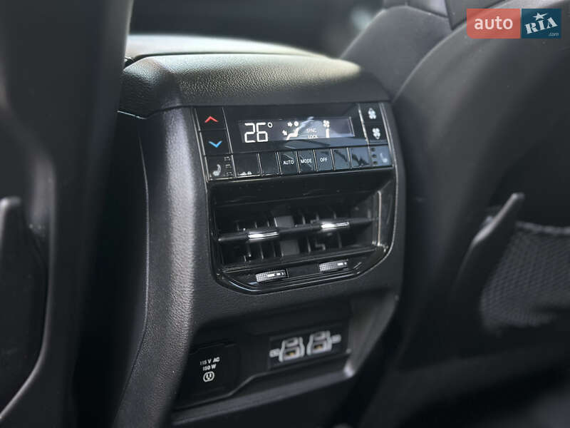 Внедорожник / Кроссовер Jeep Grand Cherokee 2023 в Львове