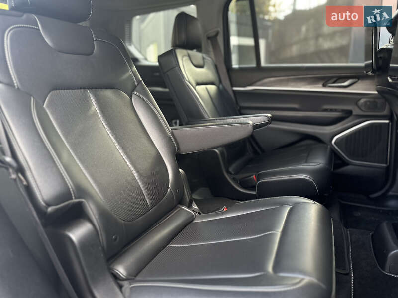 Внедорожник / Кроссовер Jeep Grand Cherokee 2023 в Львове
