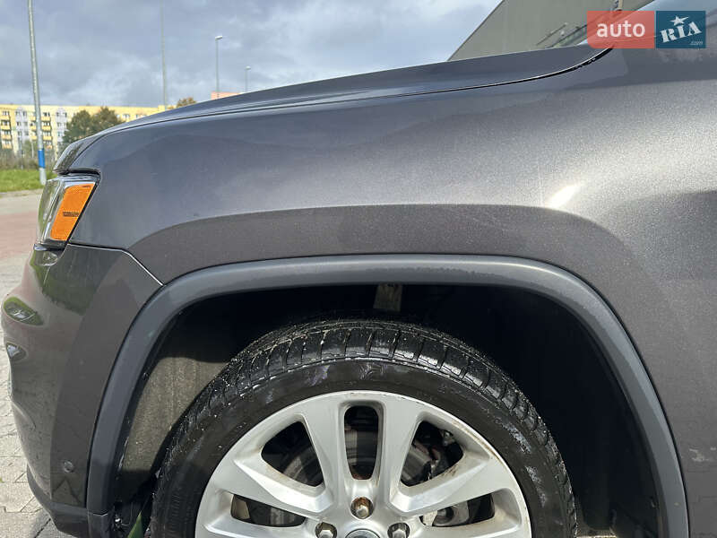 Внедорожник / Кроссовер Jeep Grand Cherokee 2016 в Львове фото 5 Внедорожник / Кроссовер Jeep Grand Cherokee 2016 в Львове