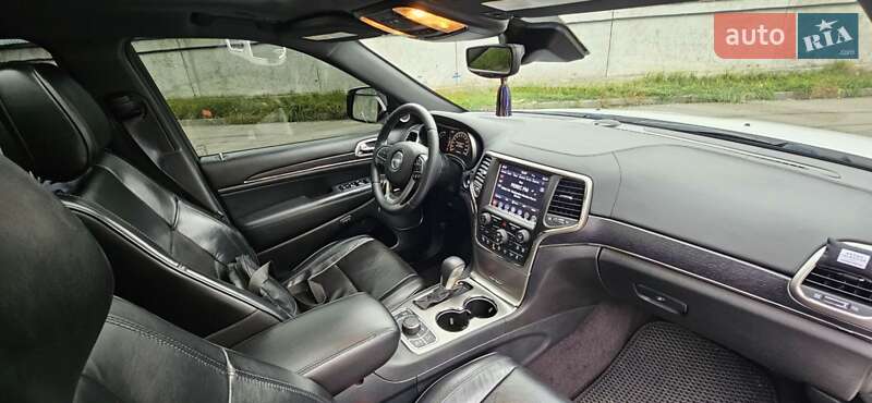 Внедорожник / Кроссовер Jeep Grand Cherokee 2018 в Киеве фото 50 Внедорожник / Кроссовер Jeep Grand Cherokee 2018 в Киеве