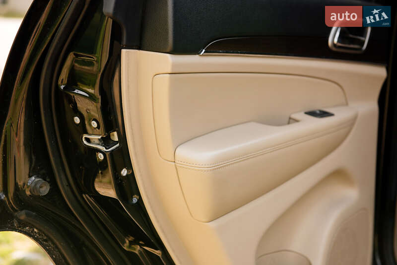 Внедорожник / Кроссовер Jeep Grand Cherokee 2013 в Тячеве фото 32 Внедорожник / Кроссовер Jeep Grand Cherokee 2013 в Тячеве