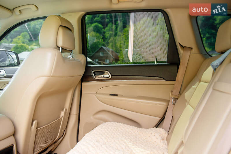 Внедорожник / Кроссовер Jeep Grand Cherokee 2013 в Тячеве фото 36 Внедорожник / Кроссовер Jeep Grand Cherokee 2013 в Тячеве