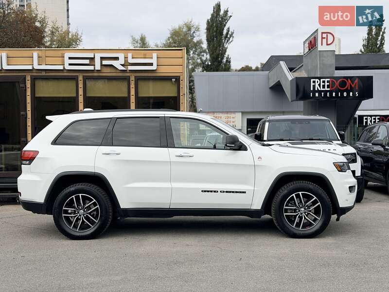 Внедорожник / Кроссовер Jeep Grand Cherokee 2018 в Киеве фото 5 Внедорожник / Кроссовер Jeep Grand Cherokee 2018 в Киеве
