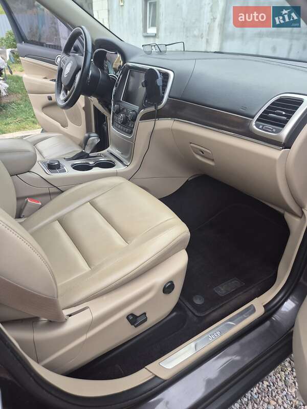 Внедорожник / Кроссовер Jeep Grand Cherokee 2017 в Луцке фото 6 Внедорожник / Кроссовер Jeep Grand Cherokee 2017 в Луцке
