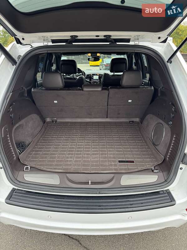 Внедорожник / Кроссовер Jeep Grand Cherokee 2019 в Киеве фото 24 Внедорожник / Кроссовер Jeep Grand Cherokee 2019 в Киеве