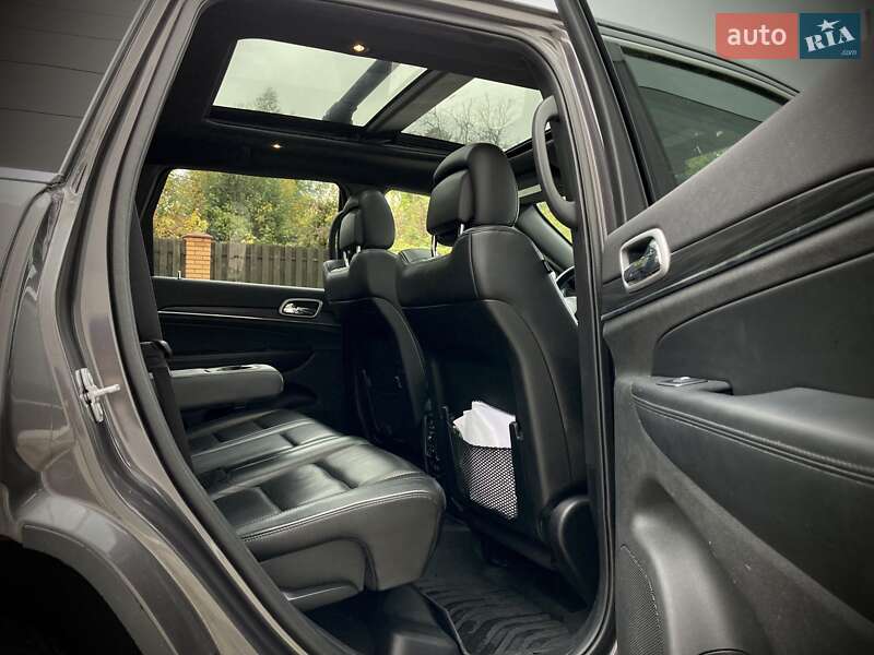 Внедорожник / Кроссовер Jeep Grand Cherokee 2019 в Киеве фото 11 Внедорожник / Кроссовер Jeep Grand Cherokee 2019 в Киеве