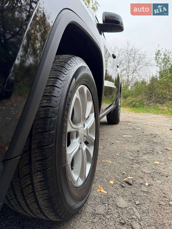 Внедорожник / Кроссовер Jeep Grand Cherokee 2021 в Киеве фото 42 Внедорожник / Кроссовер Jeep Grand Cherokee 2021 в Киеве