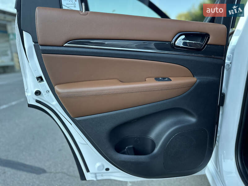 Позашляховик / Кросовер Jeep Grand Cherokee 2020 в Києві фото 39 Позашляховик / Кросовер Jeep Grand Cherokee 2020 в Києві