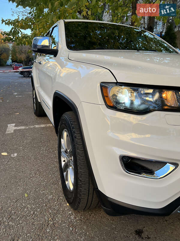 Внедорожник / Кроссовер Jeep Grand Cherokee 2016 в Львове